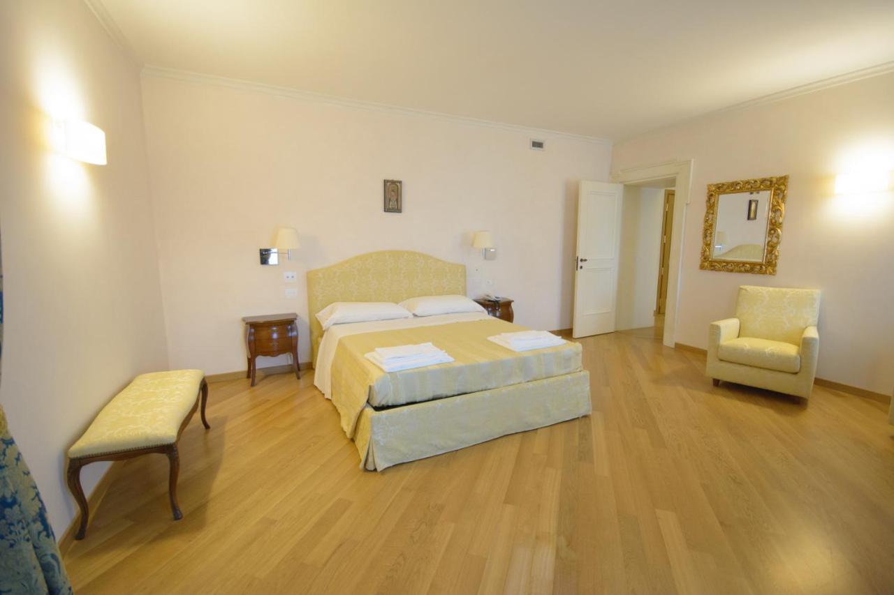 Hotel Domus Stella Maris - Casa Per Ferie Ankona Zewnętrze zdjęcie