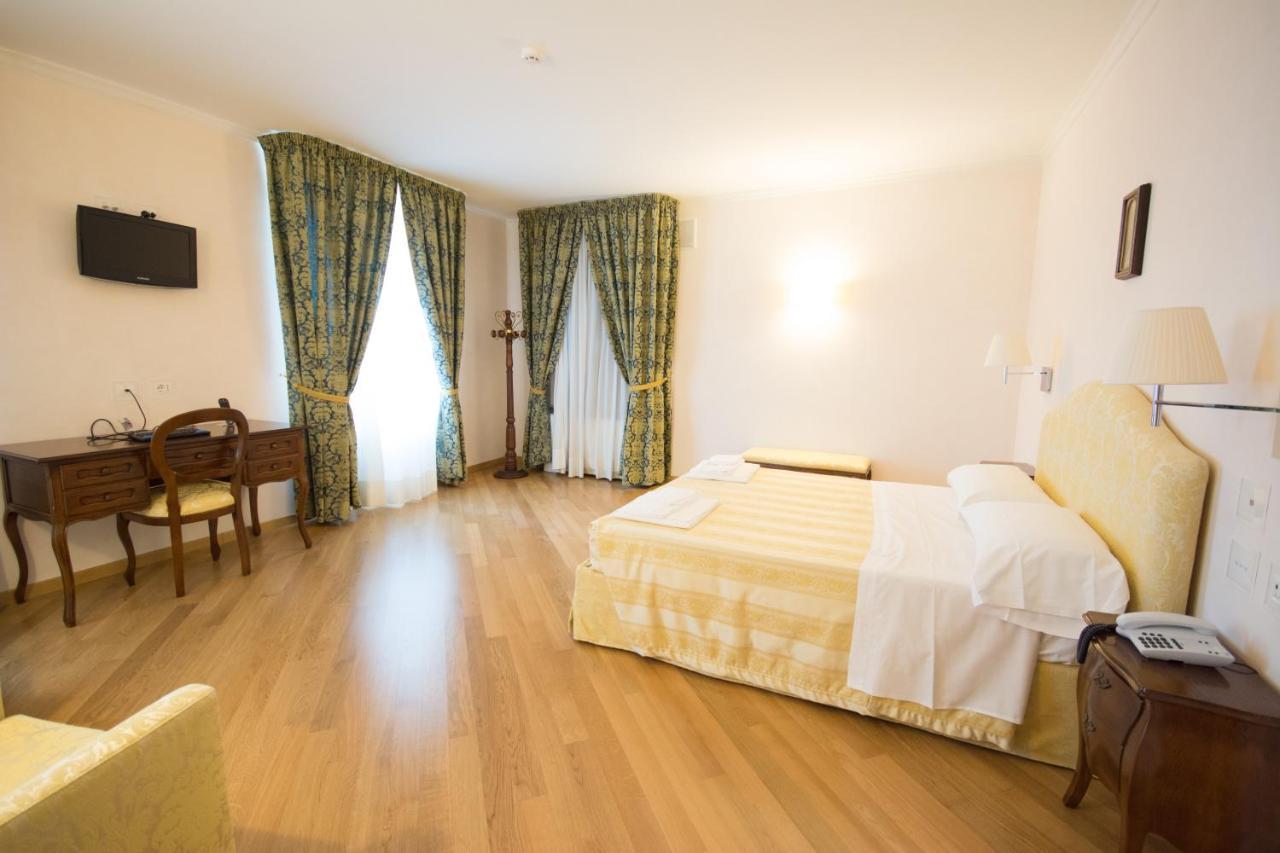 Hotel Domus Stella Maris - Casa Per Ferie Ankona Zewnętrze zdjęcie