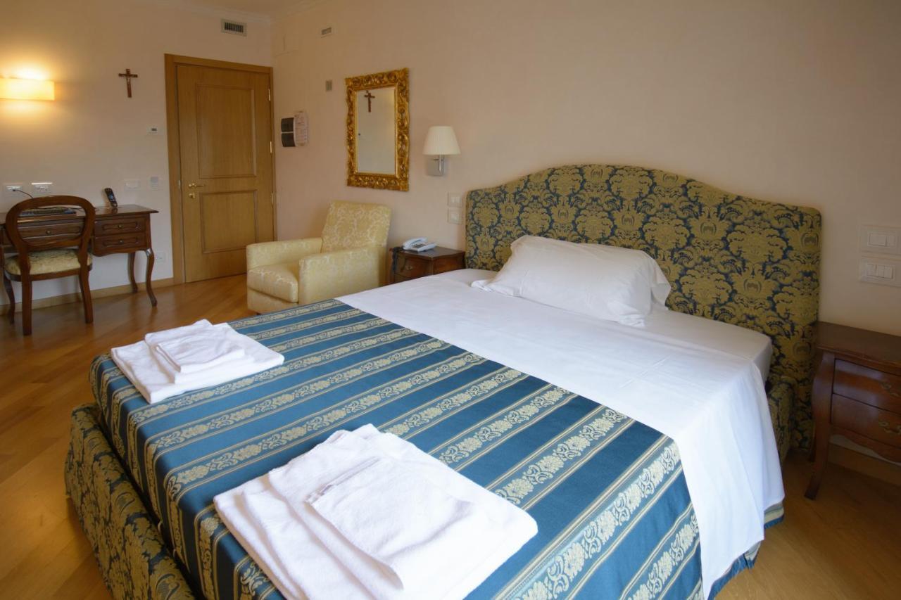 Hotel Domus Stella Maris - Casa Per Ferie Ankona Zewnętrze zdjęcie