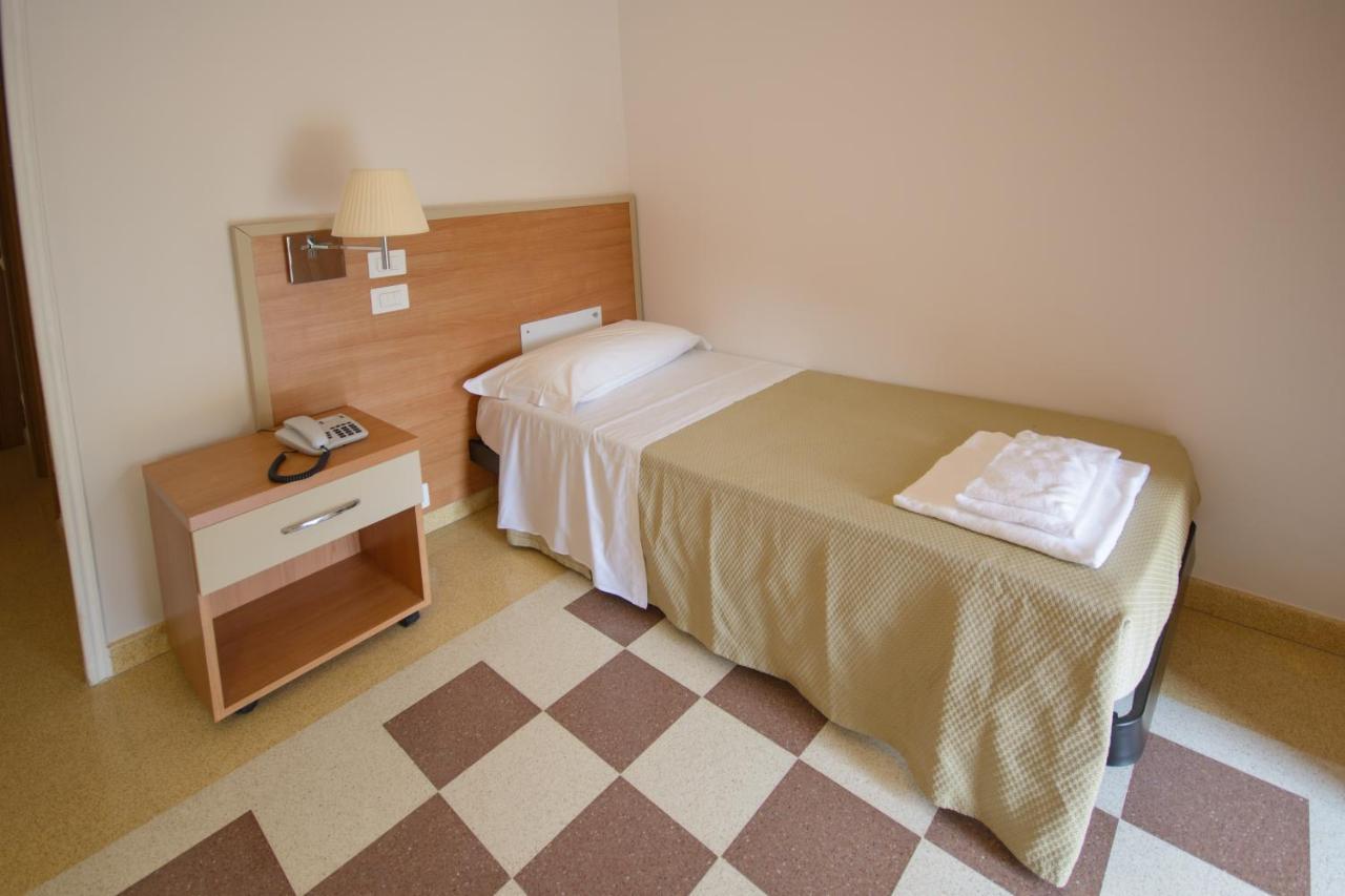 Hotel Domus Stella Maris - Casa Per Ferie Ankona Zewnętrze zdjęcie