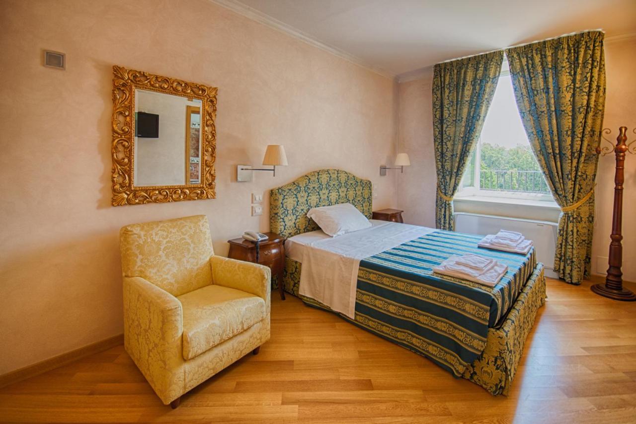 Hotel Domus Stella Maris - Casa Per Ferie Ankona Zewnętrze zdjęcie