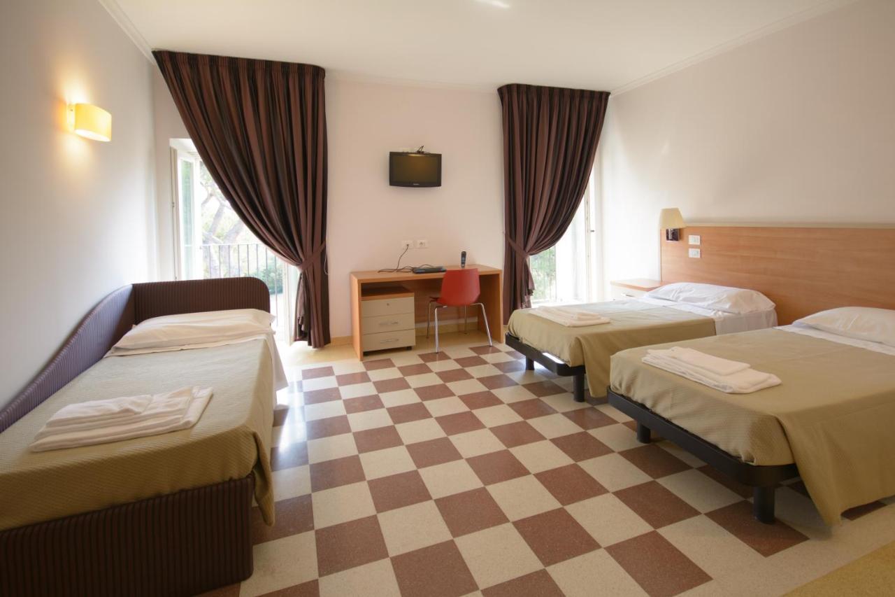 Hotel Domus Stella Maris - Casa Per Ferie Ankona Zewnętrze zdjęcie