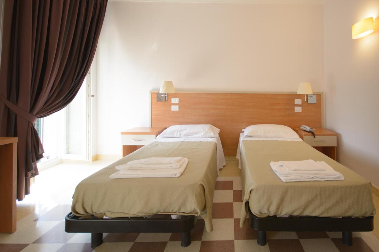 Hotel Domus Stella Maris - Casa Per Ferie Ankona Zewnętrze zdjęcie