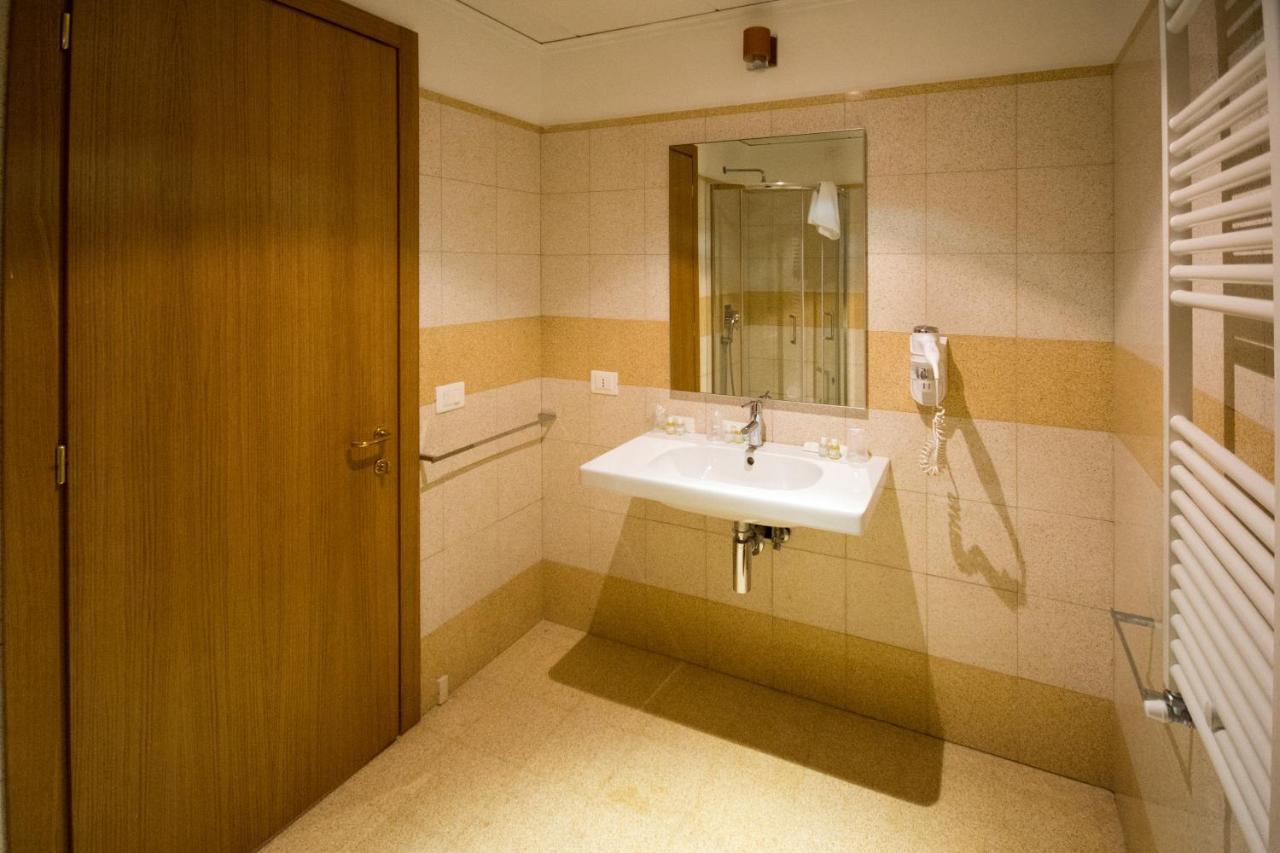 Hotel Domus Stella Maris - Casa Per Ferie Ankona Zewnętrze zdjęcie