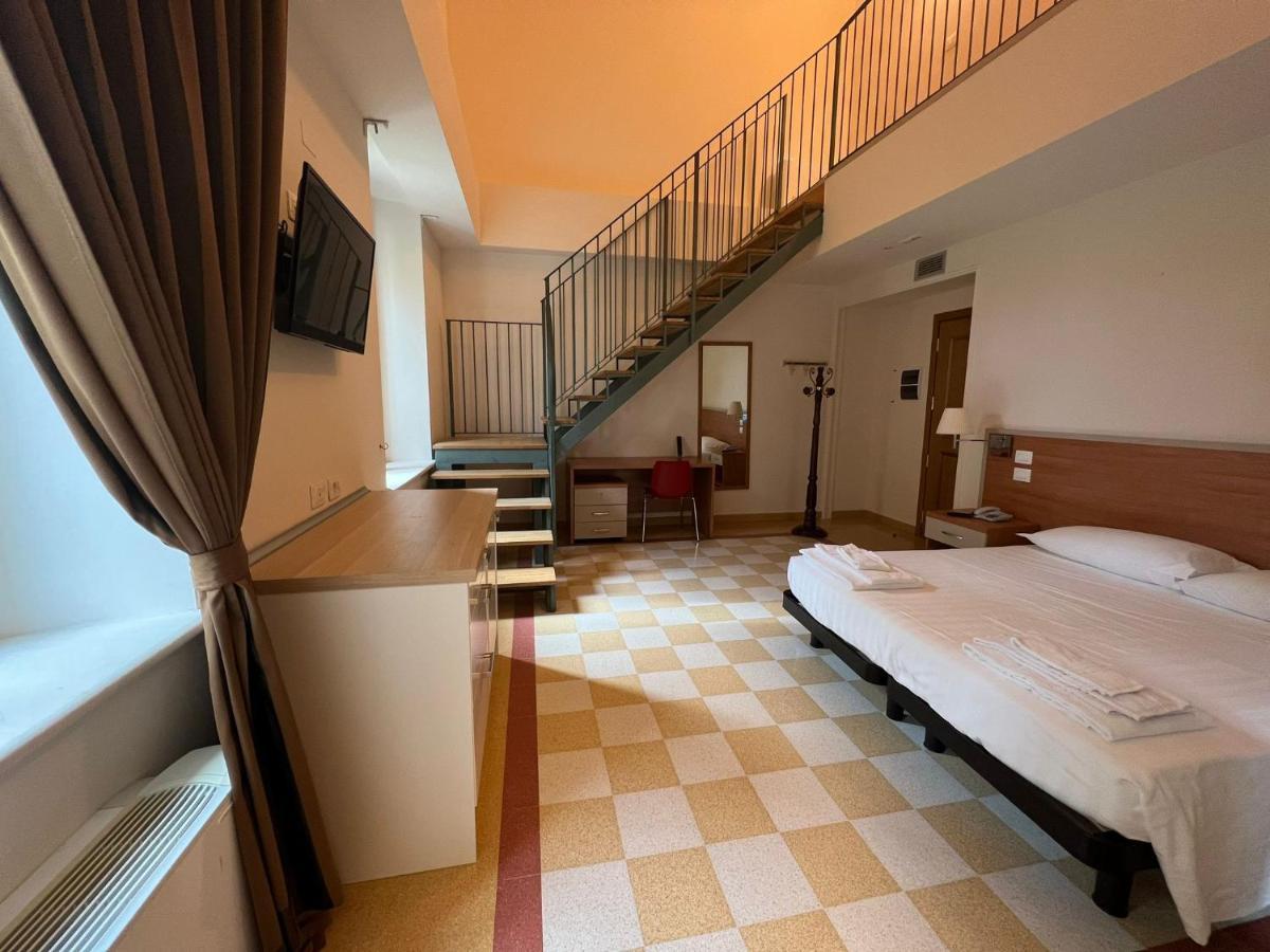 Hotel Domus Stella Maris - Casa Per Ferie Ankona Zewnętrze zdjęcie