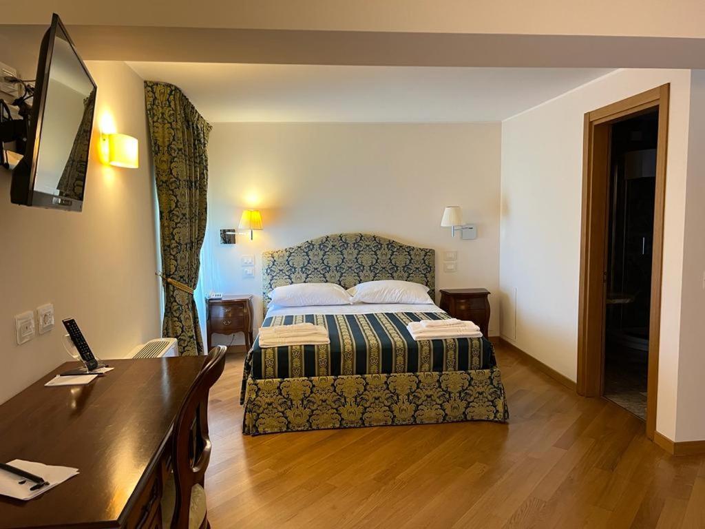 Hotel Domus Stella Maris - Casa Per Ferie Ankona Zewnętrze zdjęcie