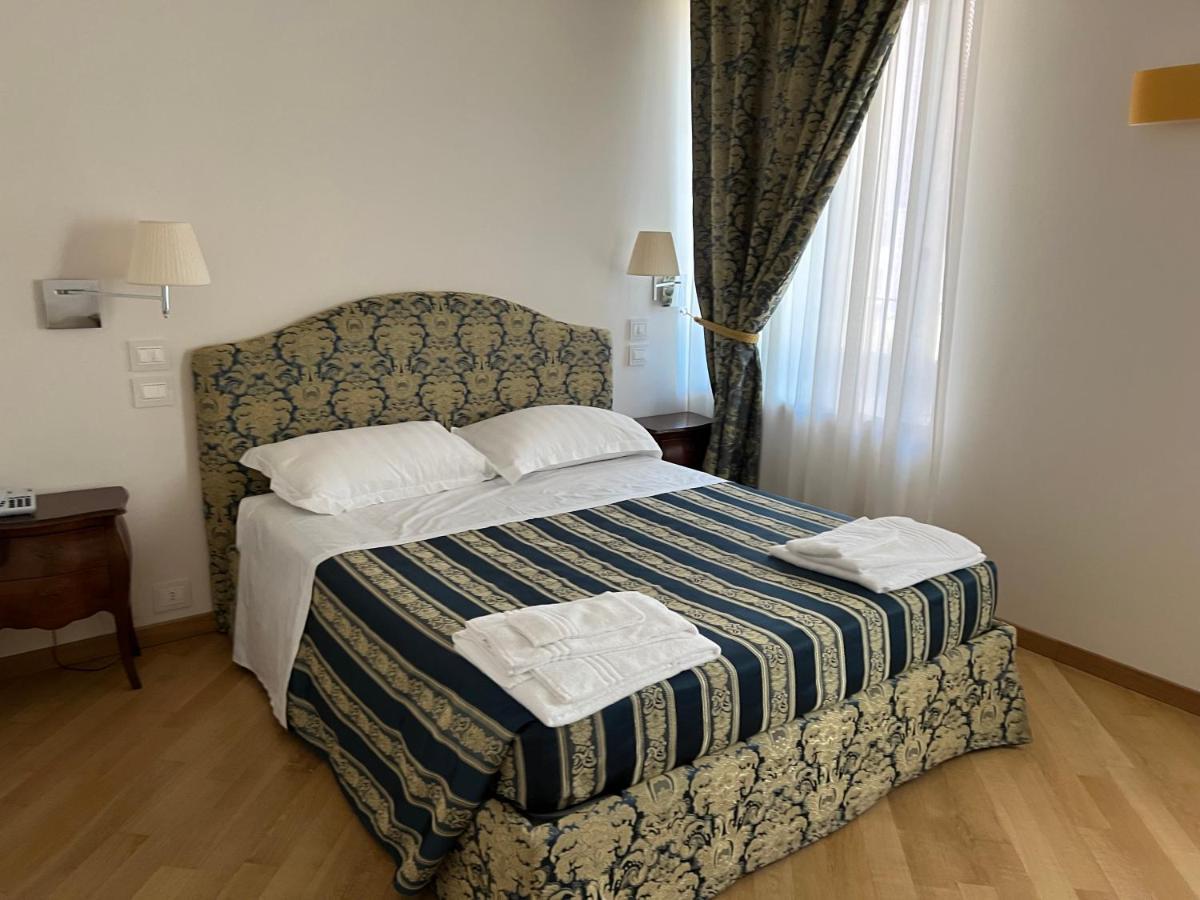 Hotel Domus Stella Maris - Casa Per Ferie Ankona Zewnętrze zdjęcie