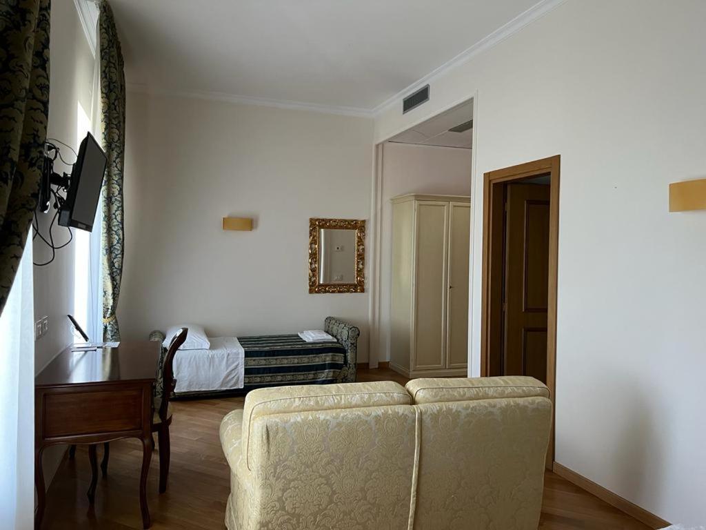 Hotel Domus Stella Maris - Casa Per Ferie Ankona Zewnętrze zdjęcie