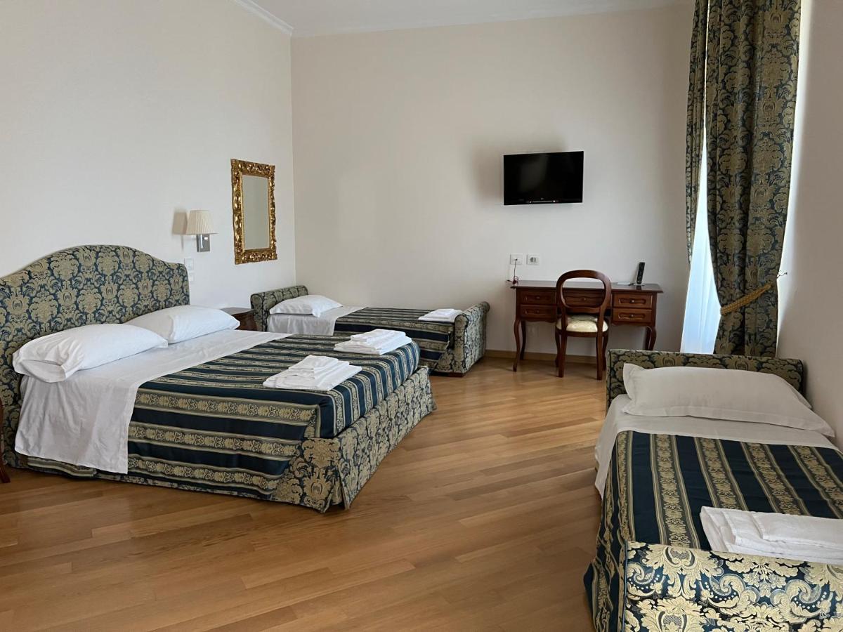 Hotel Domus Stella Maris - Casa Per Ferie Ankona Zewnętrze zdjęcie