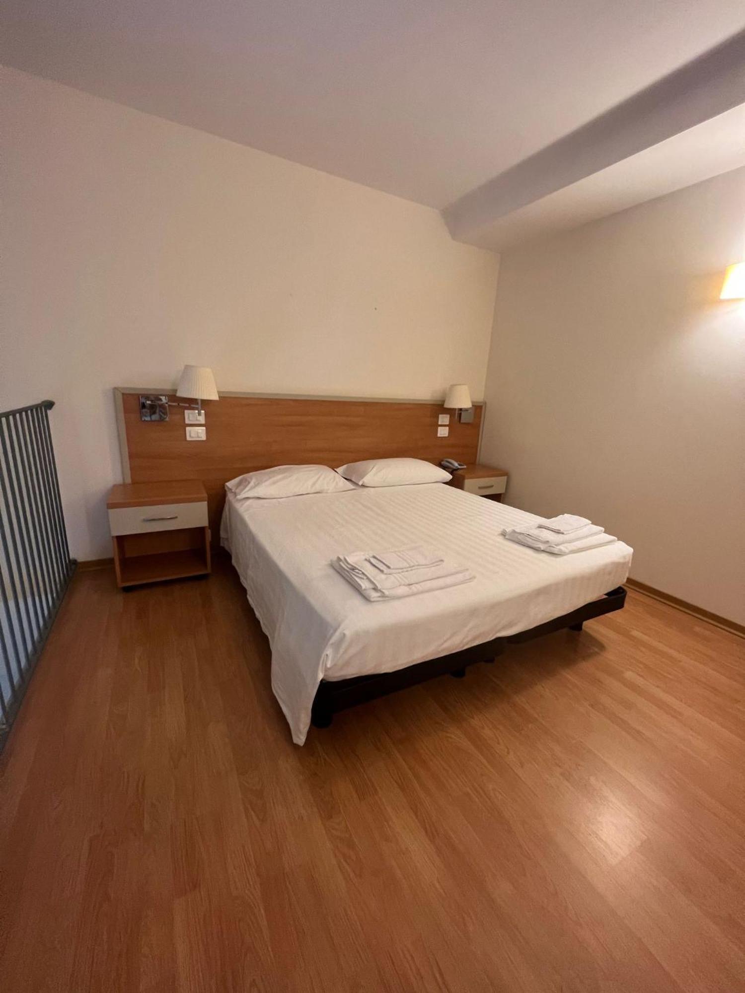Hotel Domus Stella Maris - Casa Per Ferie Ankona Zewnętrze zdjęcie