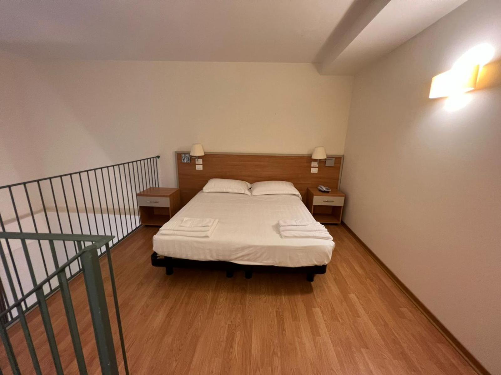 Hotel Domus Stella Maris - Casa Per Ferie Ankona Zewnętrze zdjęcie